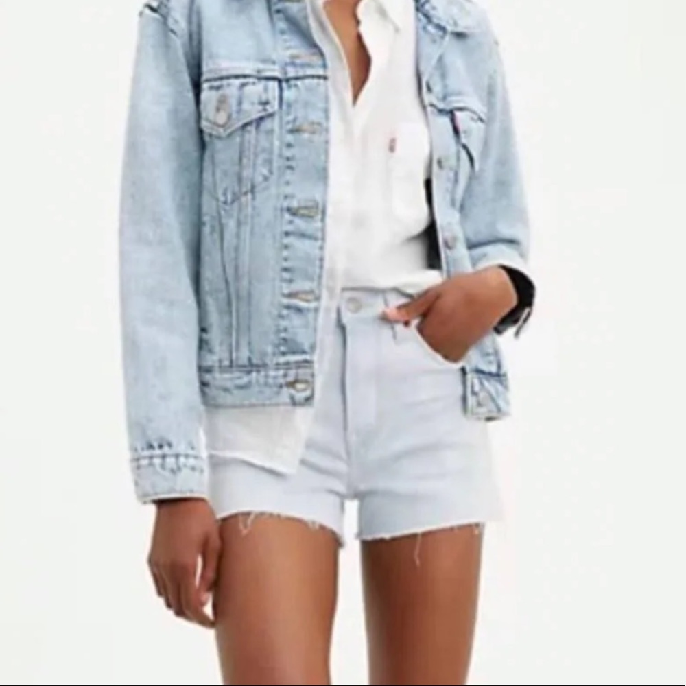 Levi’s High Rise Short - Picture 2 of 6